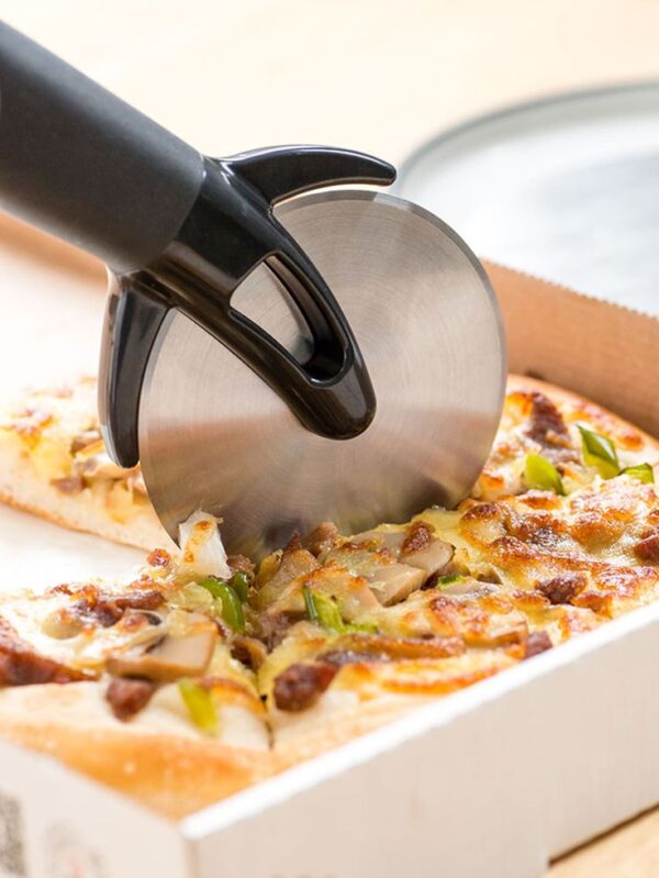 Premium Stainless Steel Large Pizza Cutter Wheel with Protective Cover – Super Sharp, Dishwasher Safe & Smooth Rotating Slicer