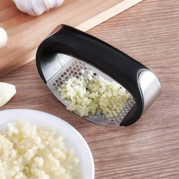 Premium Garlic Press Crusher & Mincer – Stainless Steel Garlic Squeezer, Slicer & Chopper Tool with Ergonomic Handle